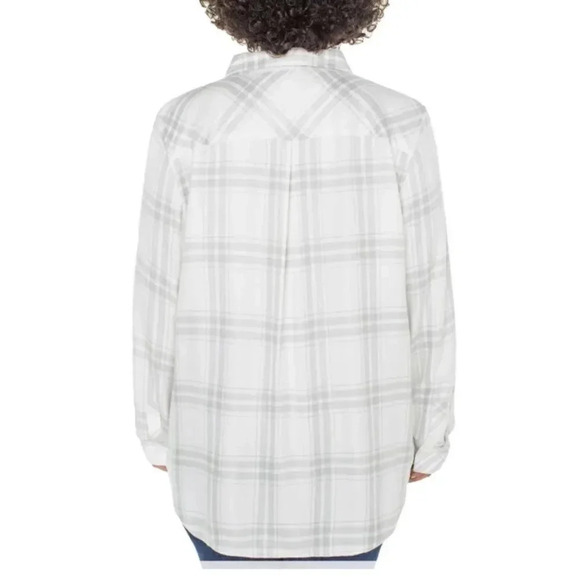 Well worn ladies button up shirt Large - Picture 3 of 7